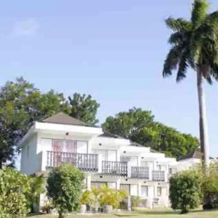 126 Friendship, Rockley Golf Club Apartment Бриджтаун Екстериор снимка