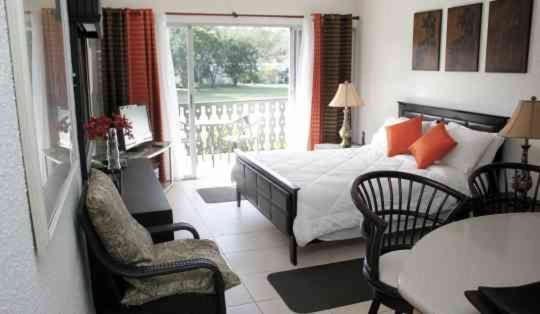 126 Friendship, Rockley Golf Club Apartment Бриджтаун Екстериор снимка