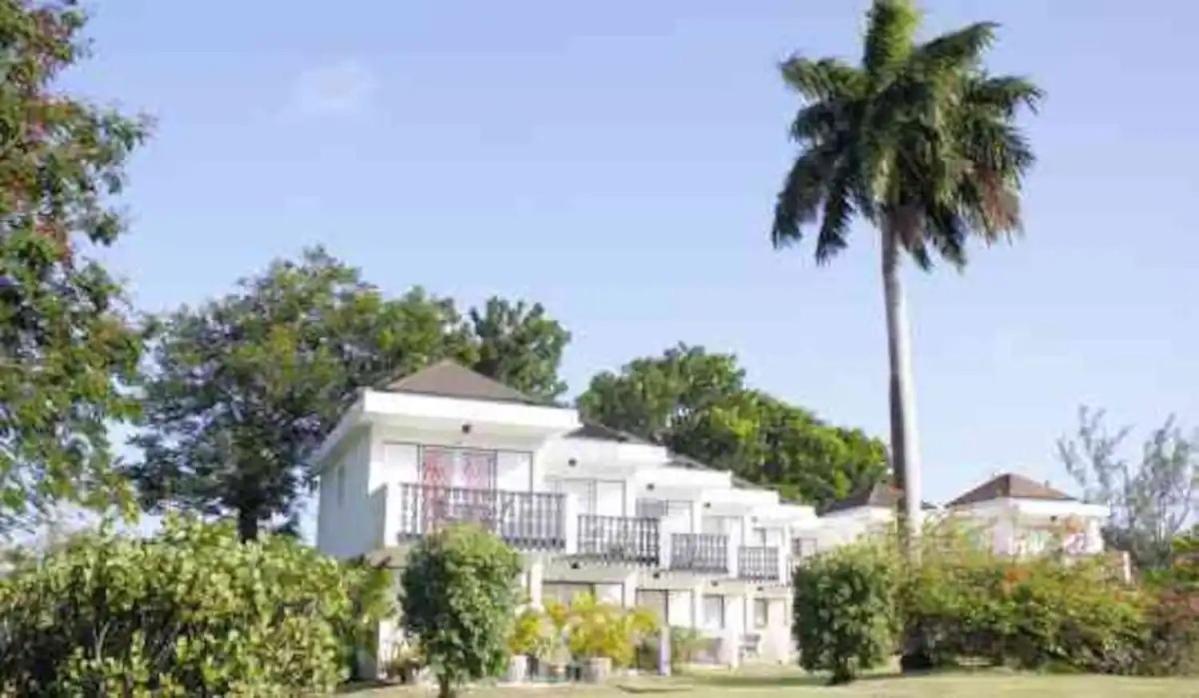 126 Friendship, Rockley Golf Club Apartment Бриджтаун Екстериор снимка