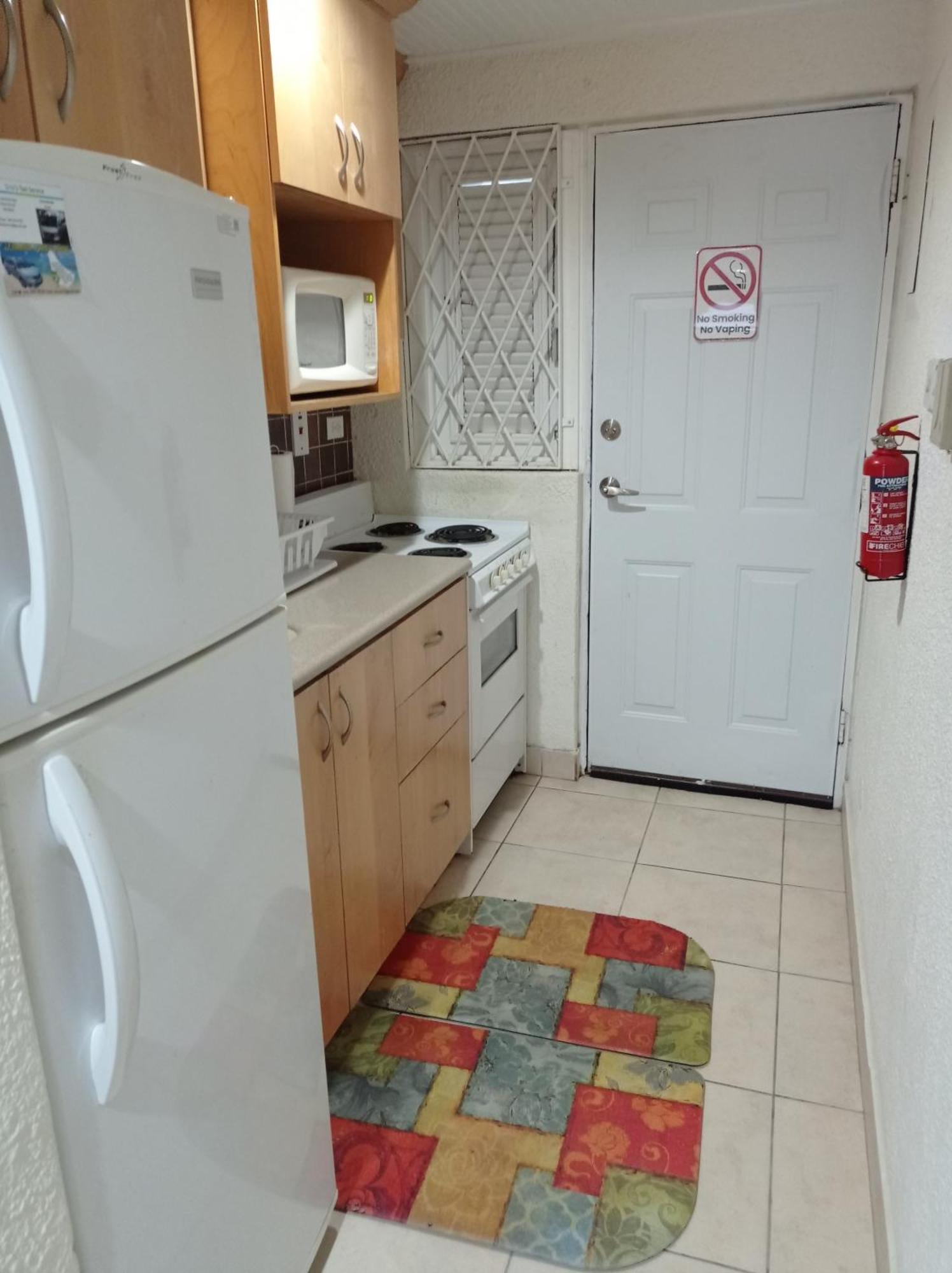 126 Friendship, Rockley Golf Club Apartment Бриджтаун Екстериор снимка