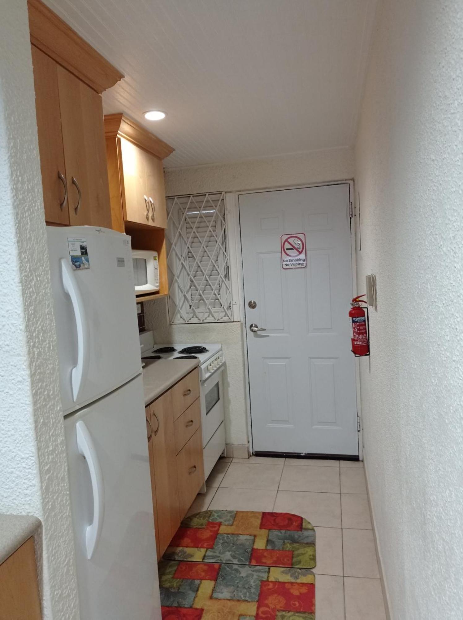 126 Friendship, Rockley Golf Club Apartment Бриджтаун Екстериор снимка